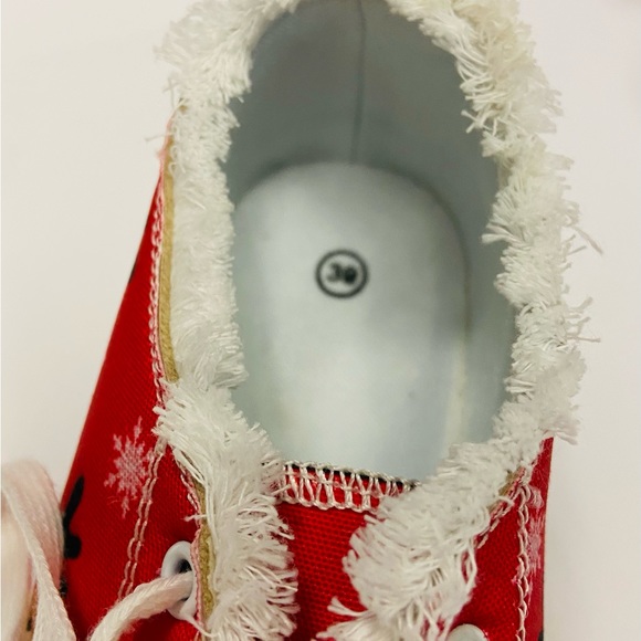 Converse Style Shoes-Red Reindeer Printed Sneakers, Red and White, Size 7 EUC - Picture 5 of 5